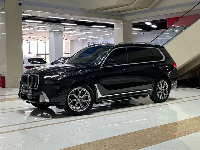BMW X7 2023 xDrive40i Leading Luxury Package
