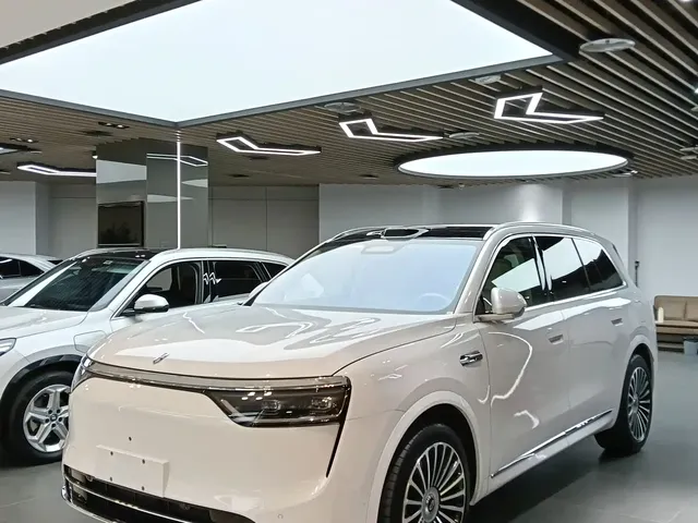 AITO Wenjie AITO M8 2025 Model Extended Range Max Edition 37kWh 6-Seater