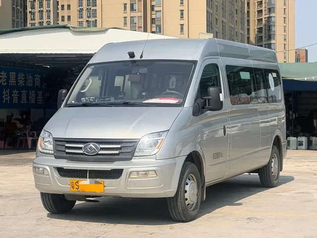 SAIC Maxus Xintu V80 2021 2.0T PLUS Manual Business Travel Edition Long Wheelbase Medium Roof 14/15 Seats