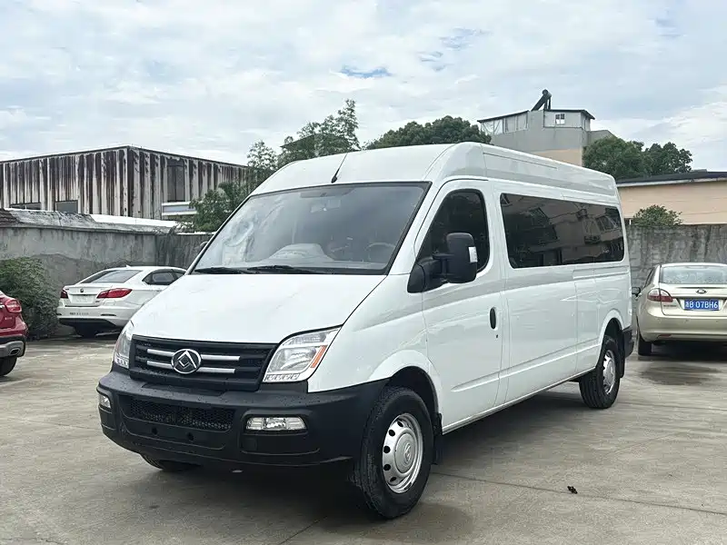 SAIC Maxus Xintu V80 2019 2.5T Classic 6-speed manual Aoyuntong modified long wheelbase medium roof 7-seater