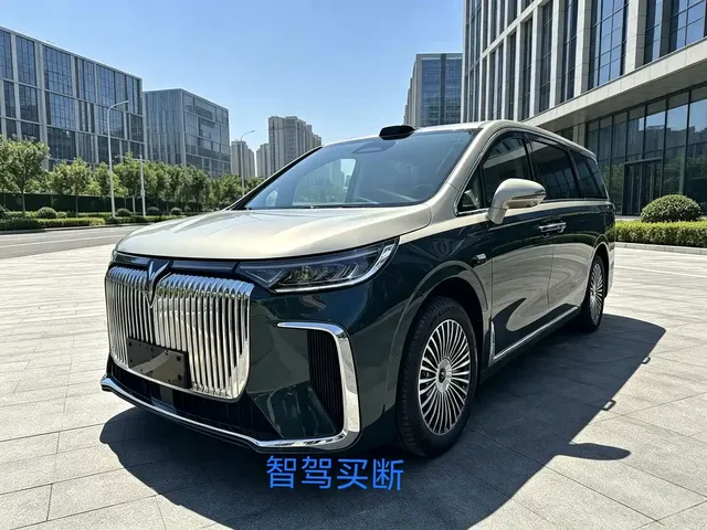 Voyah Auto Voyah Dreamer 2025 PHEV AWD Flagship Qian Kun Edition