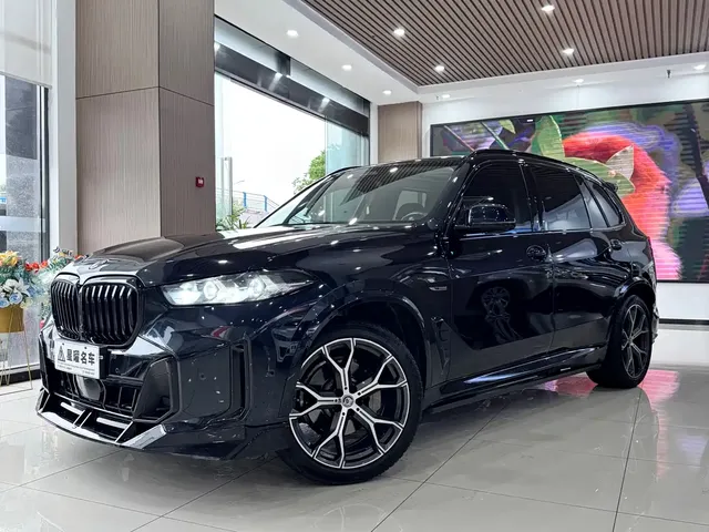 BMW X5 2023 xDrive 30Li Premium M Sport Black Night Package