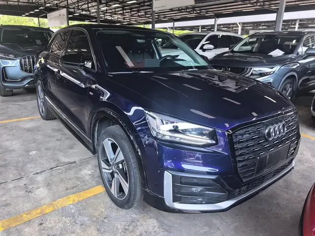 Audi Q2L 2021 35 TFSI Fashion Elegance