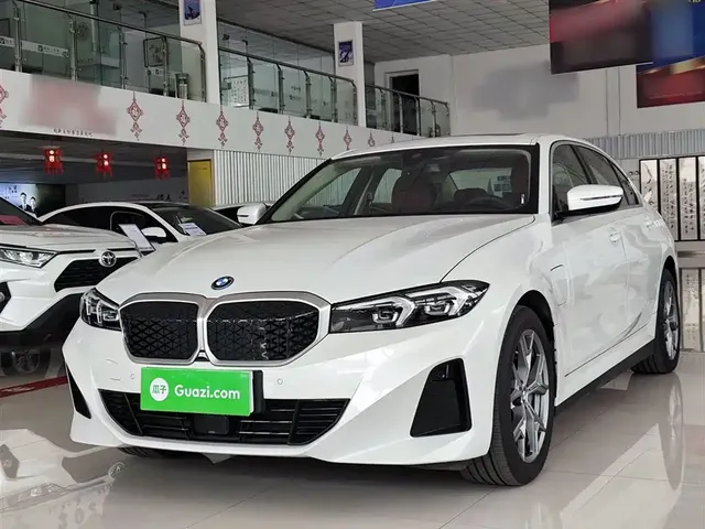 BMW i3 2026 eDrive 35 L