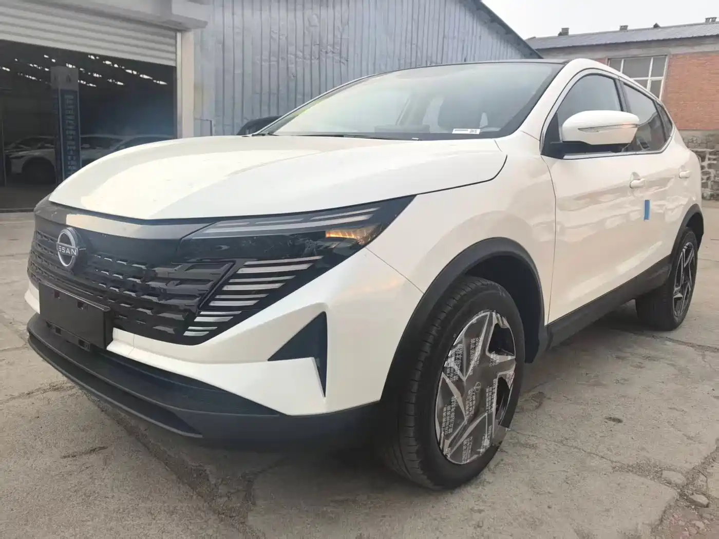 Nissan Qashqai 2025 Honor 2.0L CVT XV+ Leading Edition