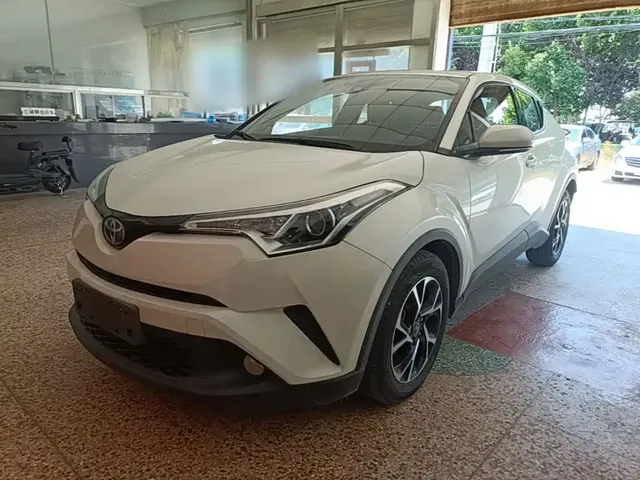 Toyota C-HR 2020 Model 2.0L Leading