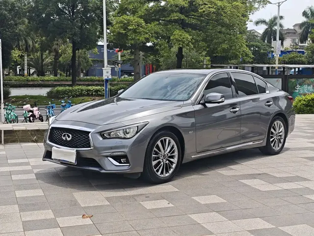 Infiniti Q50L 2018 2.0T Premium Edition China V