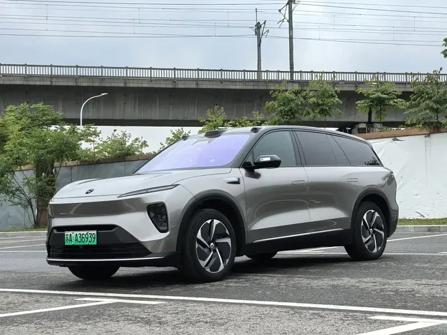 NIO ES8 2023 75kWh