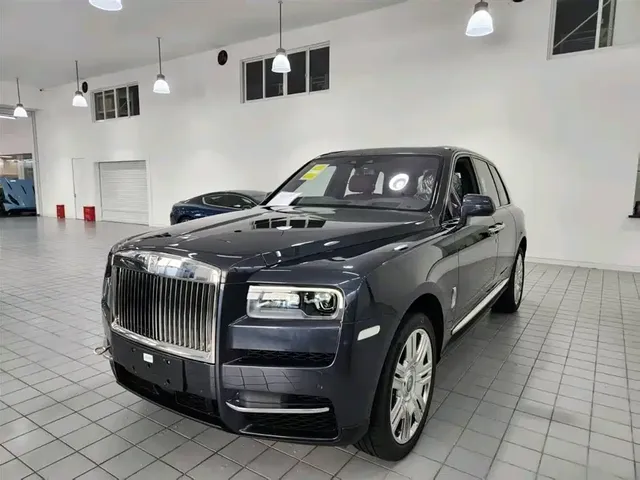 Rolls-Royce Cullinan 2024 4-Seater