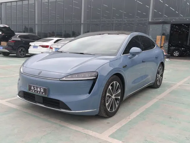 Zhijie Luxeed R7 2025 Extended Range 251km Pro