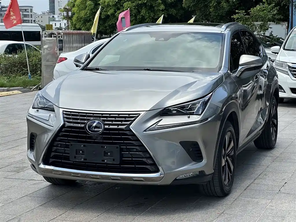 Lexus NX 2015 300h FWD Luxury