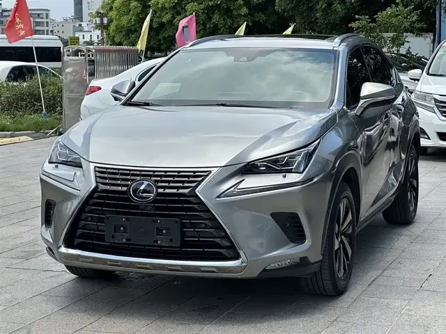 Lexus NX 2015 300h FWD Luxury