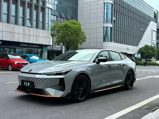 Changan UNI-V 2024 1.5T Deluxe Sport