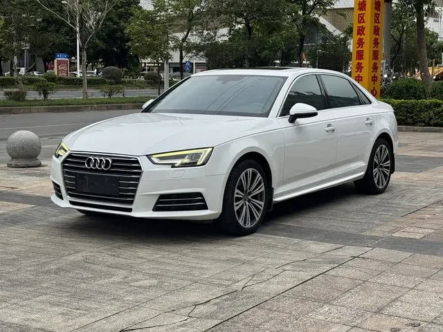 Audi A4L 2018 30th Anniversary 40 TFSI Fashion