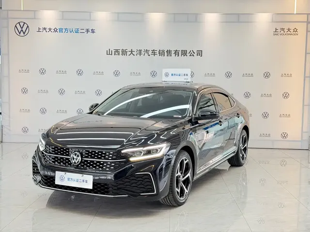 Volkswagen Passat 2023 330TSI Starlight Premium Edition