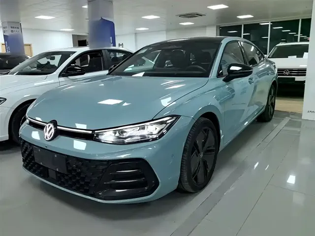 Volkswagen Passat 2025 Model Pro 380TSI Starlight Dragon Premium Edition