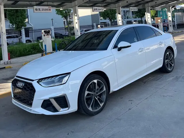 Audi A4L 2022 40 TFSI Luxury Dynamic