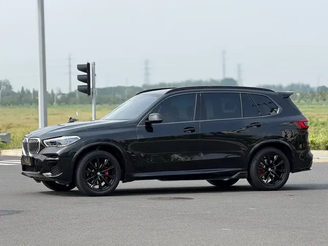 BMW X5 2022 xDrive 30Li Premium M Sport Package