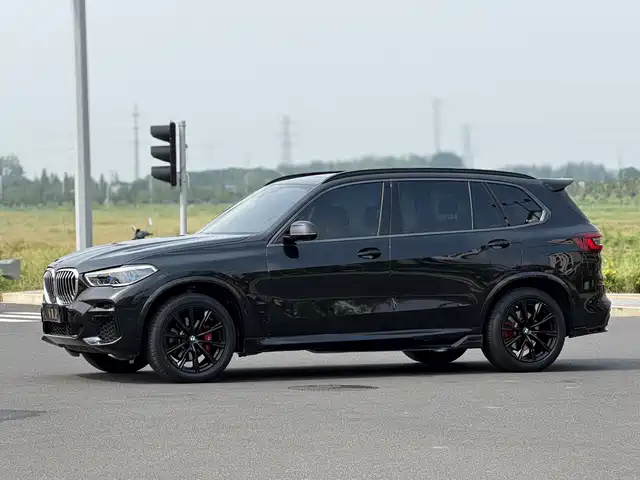 BMW X5 2022 xDrive 30Li Premium M Sport Package