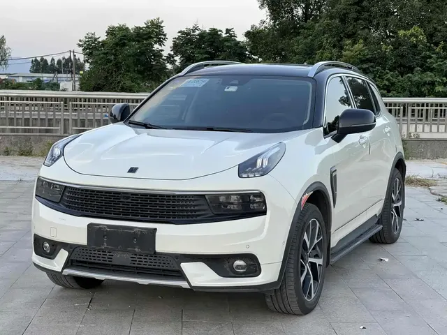 Lynk & Co 01 2019 2.0T AWD Pro Edition China VI