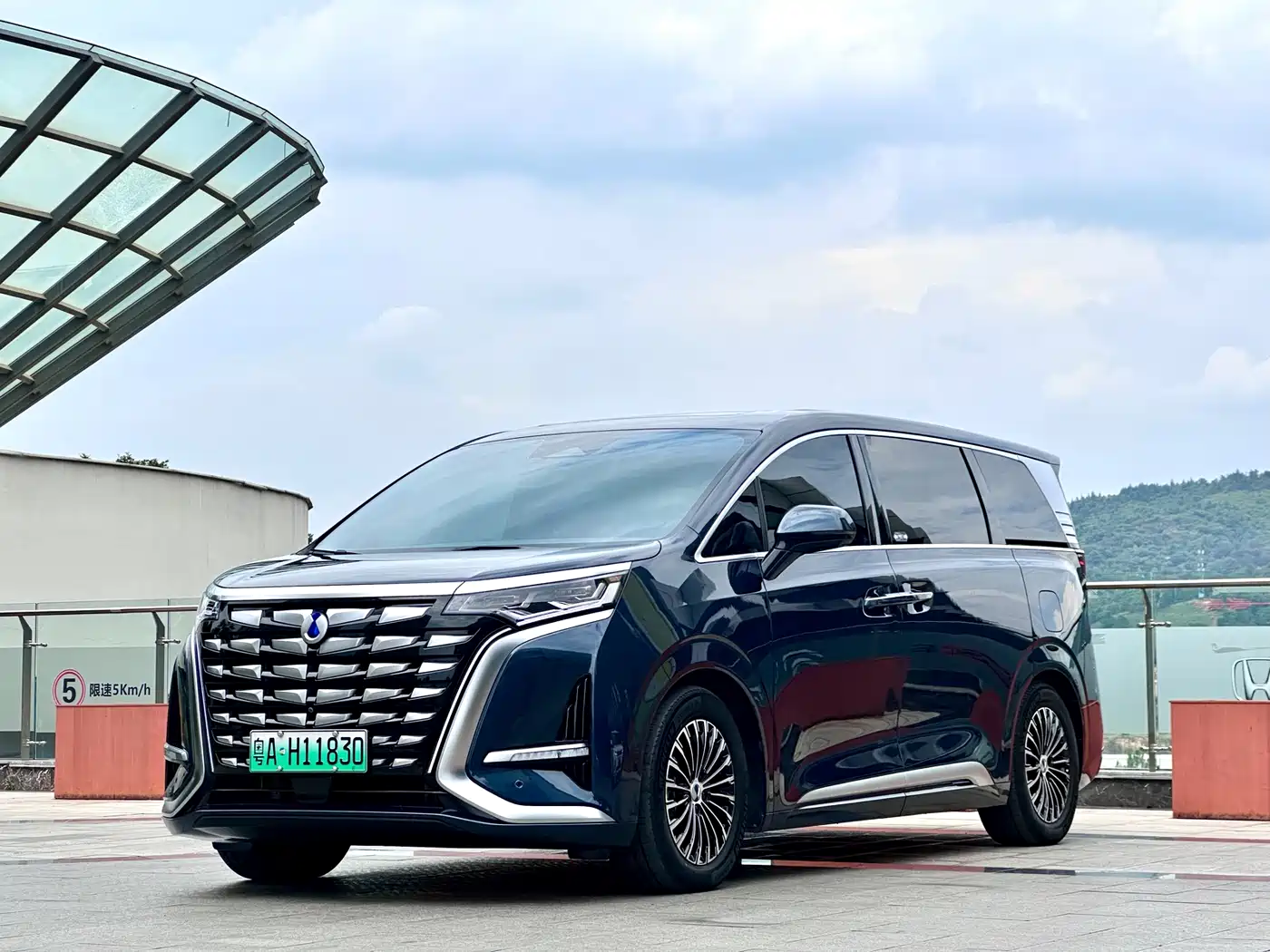 Denza D9 2022 DM-i 970 AWD Flagship