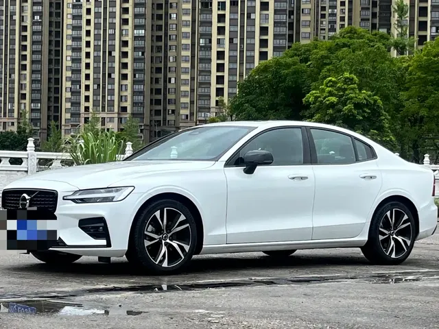 Volvo S60 2025 B5 Elegance Sport Edition