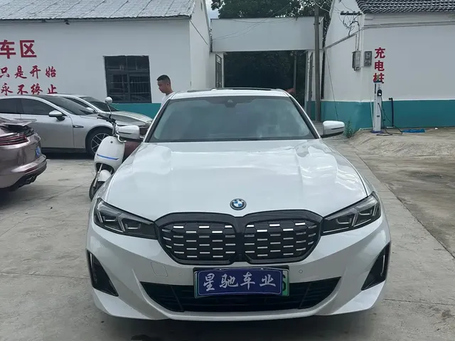BMW i3 2024 eDrive 35 L