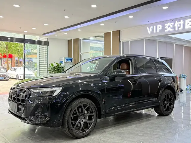 Audi Q7 2024 45 TFSI quattro S line Black Warrior