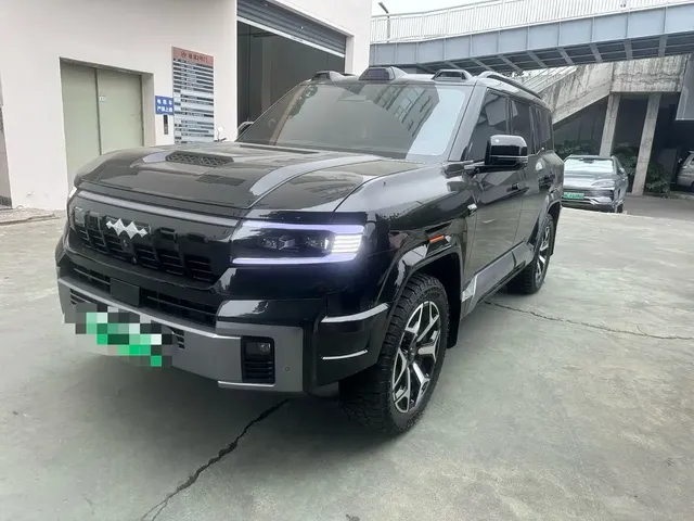 Fang Cheng Bao Leopard 8 2025 Zhiyong Flagship 7-Seater