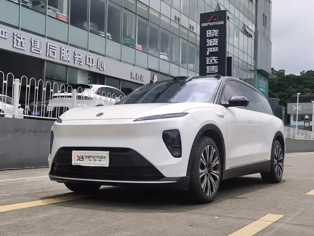 NIO ES8 2023 75kWh Executive Edition