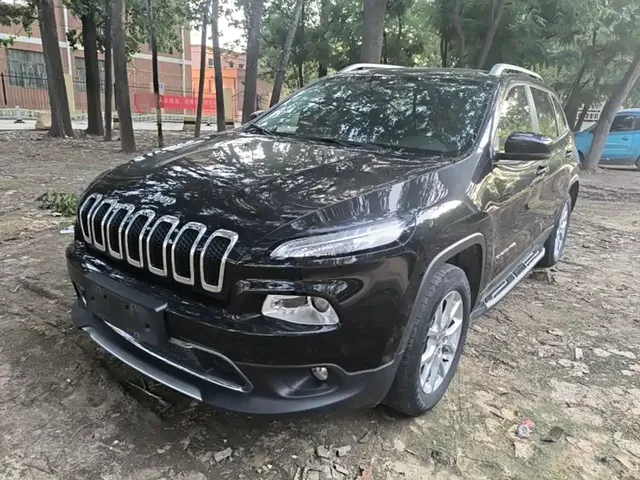 Jeep Cherokee 2017 2.4L Leading Smart Edition