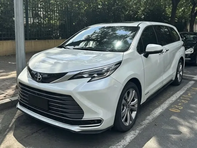 Toyota Sienna 2024 2.5L Hybrid Premium Edition