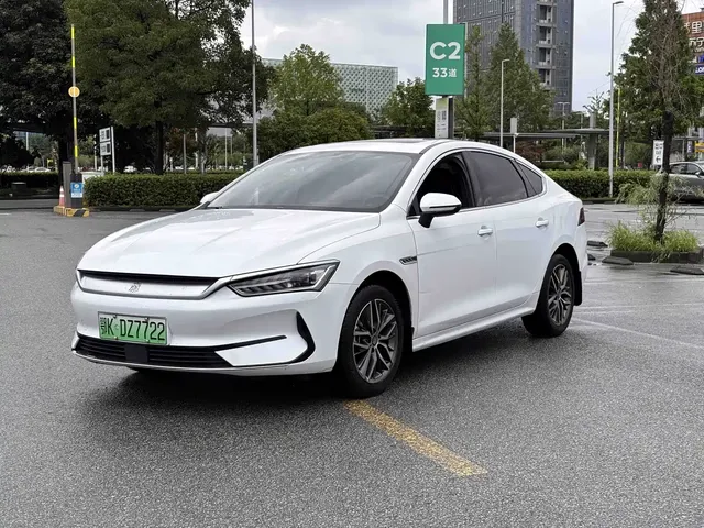 BYD Qin PLUS 2021 EV 400KM Luxury Model