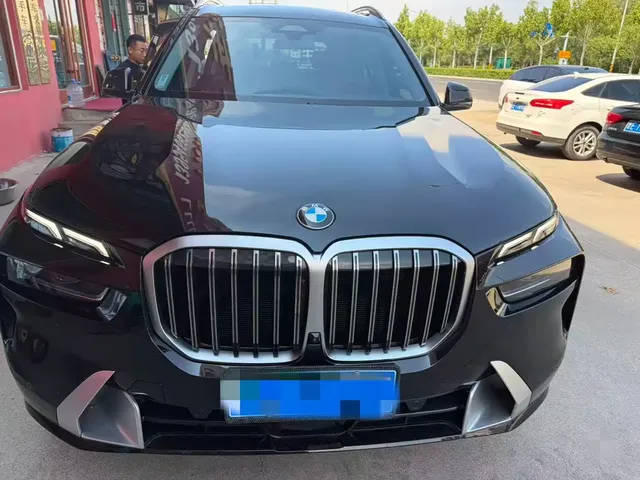 BMW X7 2024 xDrive40i Leading Luxury Package