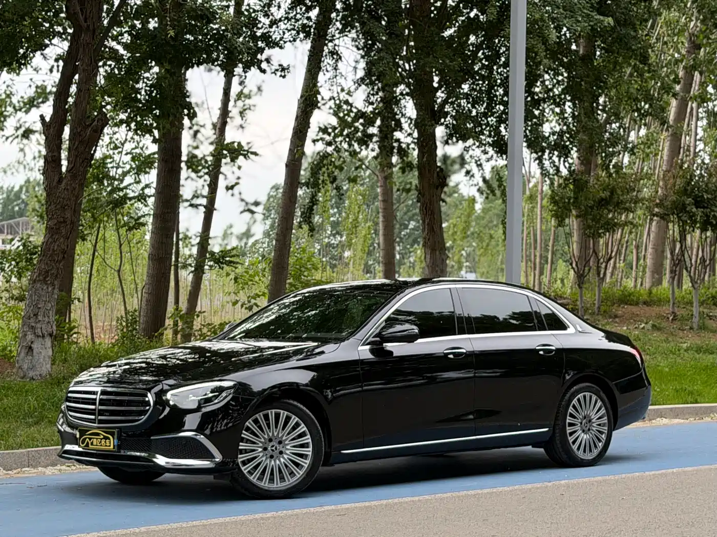 Mercedes-Benz E-Class 2023 E 300 L Fashion