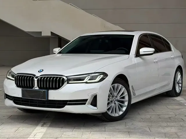BMW 5 Series 2022 Facelift 525Li Luxury Package