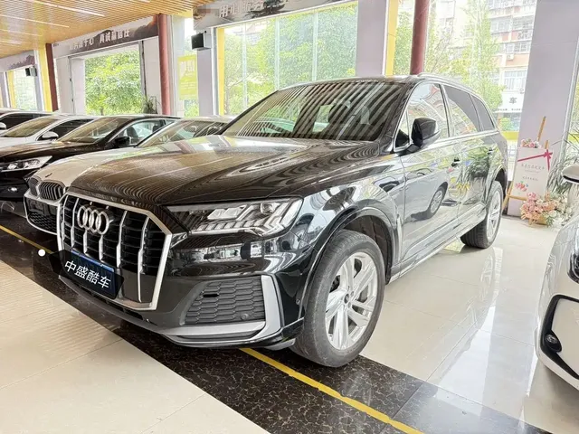 Audi Q7 2023 45 TFSI quattro S line Sport