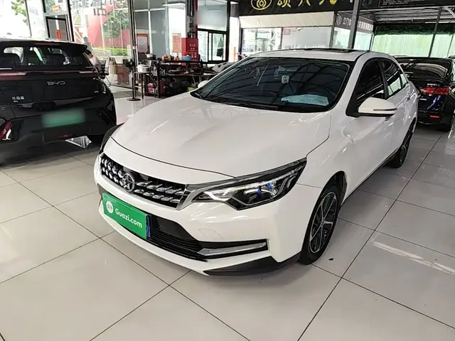 Venucia D60 2020 1.6L XL CVT Delight Edition