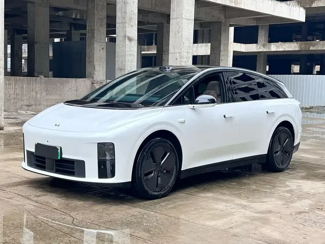 Li Auto i6 2025 2WD Base Model