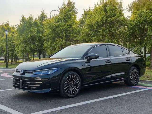 Volkswagen Passat 2025 Pro 380TSI Dragon Prestige Edition
