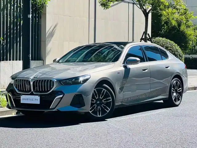 BMW 5 Series 2024 525Li M Sport Package