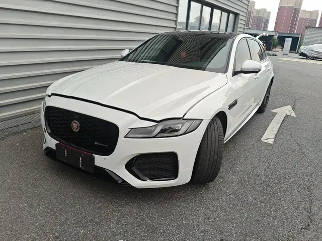 Jaguar XFL 2021 XFL 2.0T P250 AWD Gloss Black Sport Edition