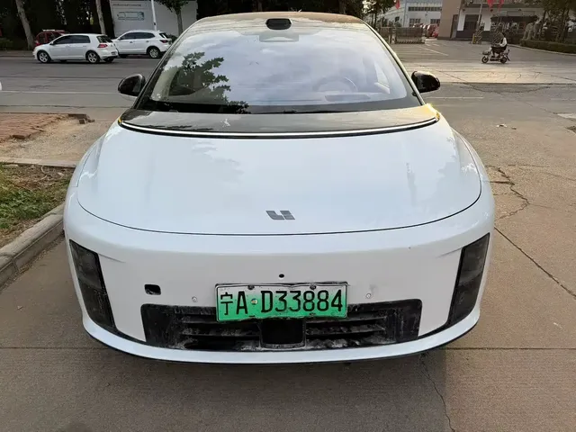 Li Auto Li i8 2025 Standard Edition