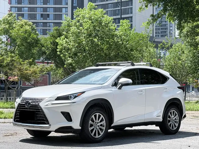 Lexus NX 2017 300h FWD Sharp Style Edition