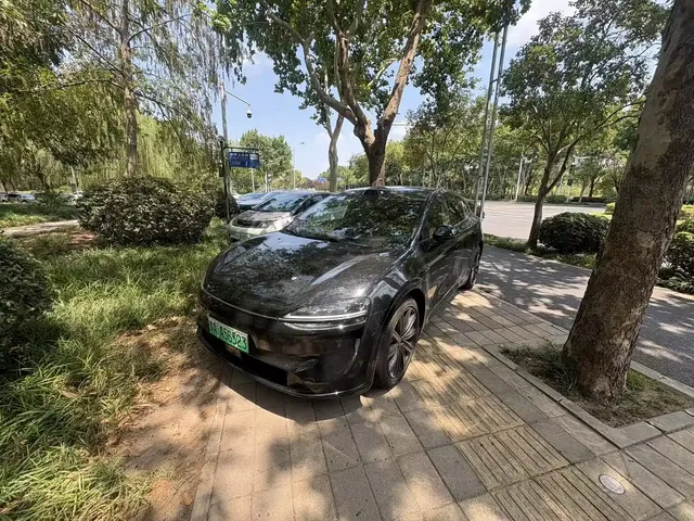 Zhijie Luxeed R7 2026 All-electric UItra