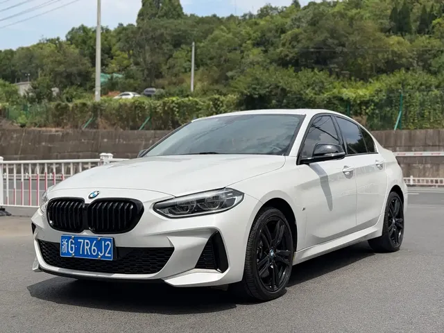 BMW 1 Series 2023 125i M Sport Shadow Edition