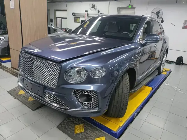 Bentley Bentayga 2023 4.0T V8 Elegance Edition
