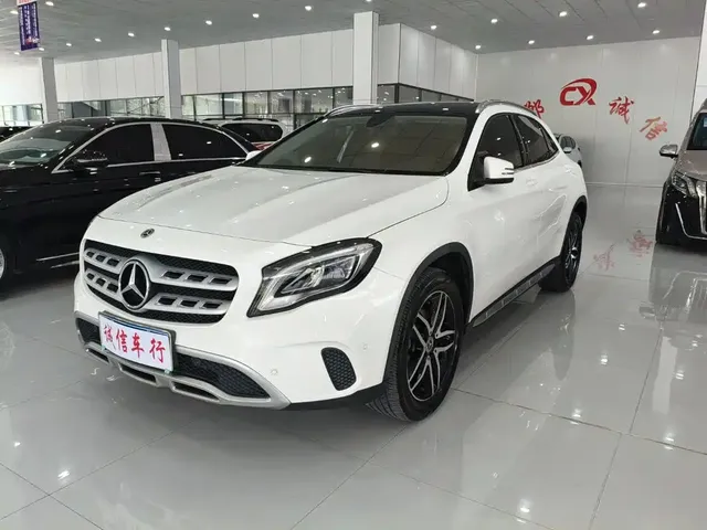 Mercedes-Benz GLA 2017 GLA 200 Fashion