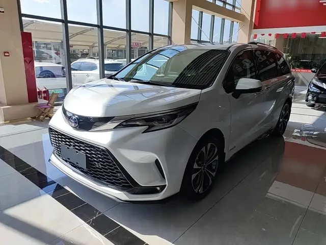 Toyota Granvia 2022 2.5L Hybrid Noble Edition