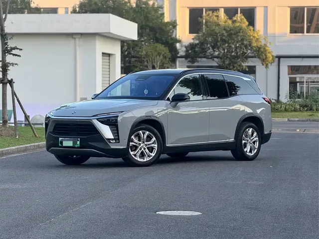 NIO ES8 2022 75kWh 7-Seater Edition